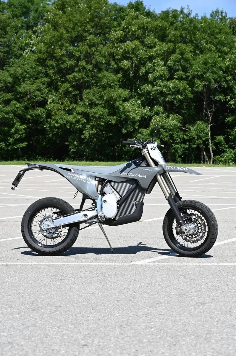Moto électrique Sur-Ron / Stark Varg aux couleurs Raboudland-Bike
